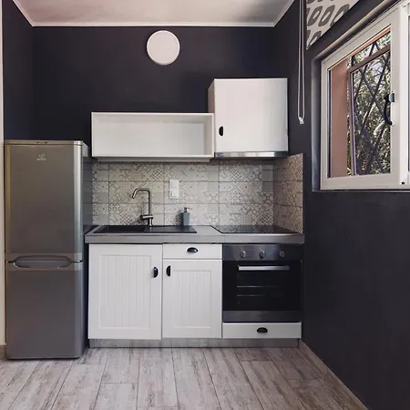 Mirsini Studios & Apartments 2*