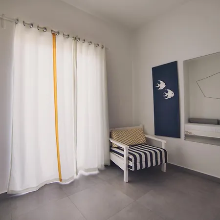Mirsini Studios & Apartments 2*